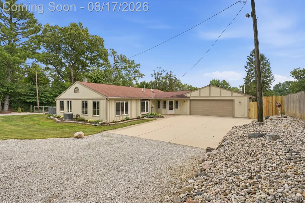 10286 7 Mile Road Salem Township, MI 48167