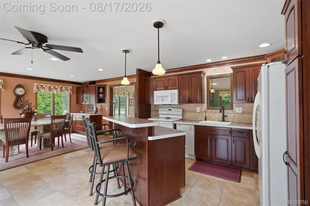 10286 7 Mile Road Salem Township, MI 48167