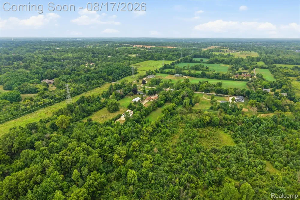 10286 7 Mile Road Salem Township, MI 48167