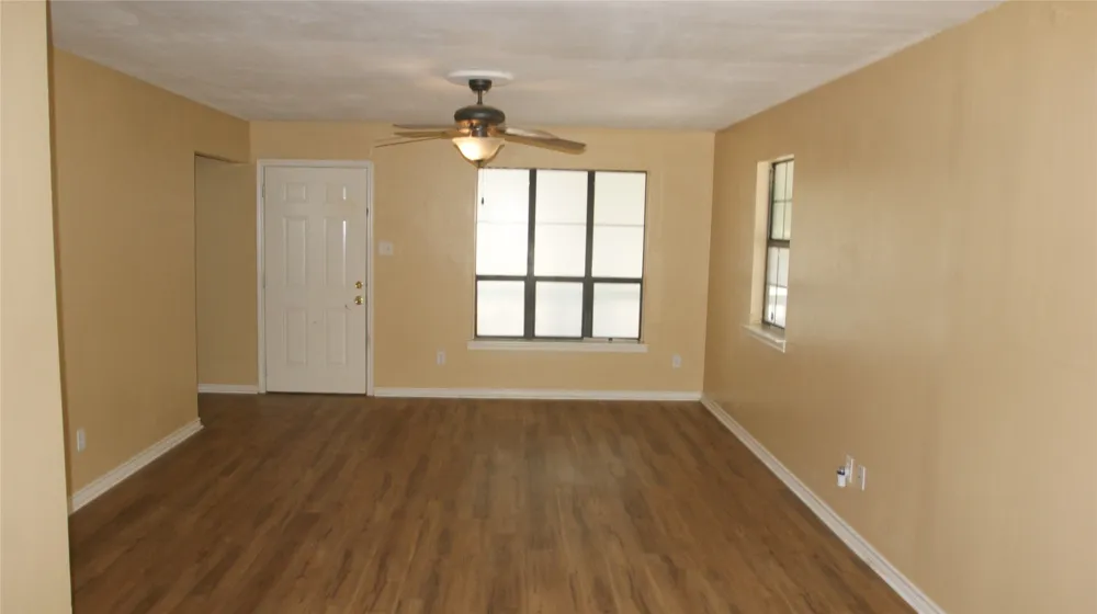 207 Spring Branch Drive Red Oak, TX 75154