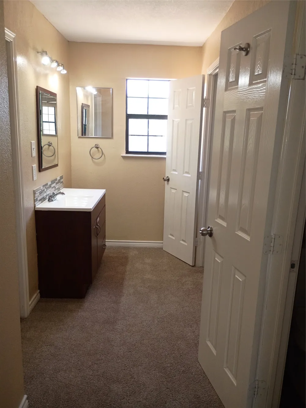 207 Spring Branch Drive Red Oak, TX 75154