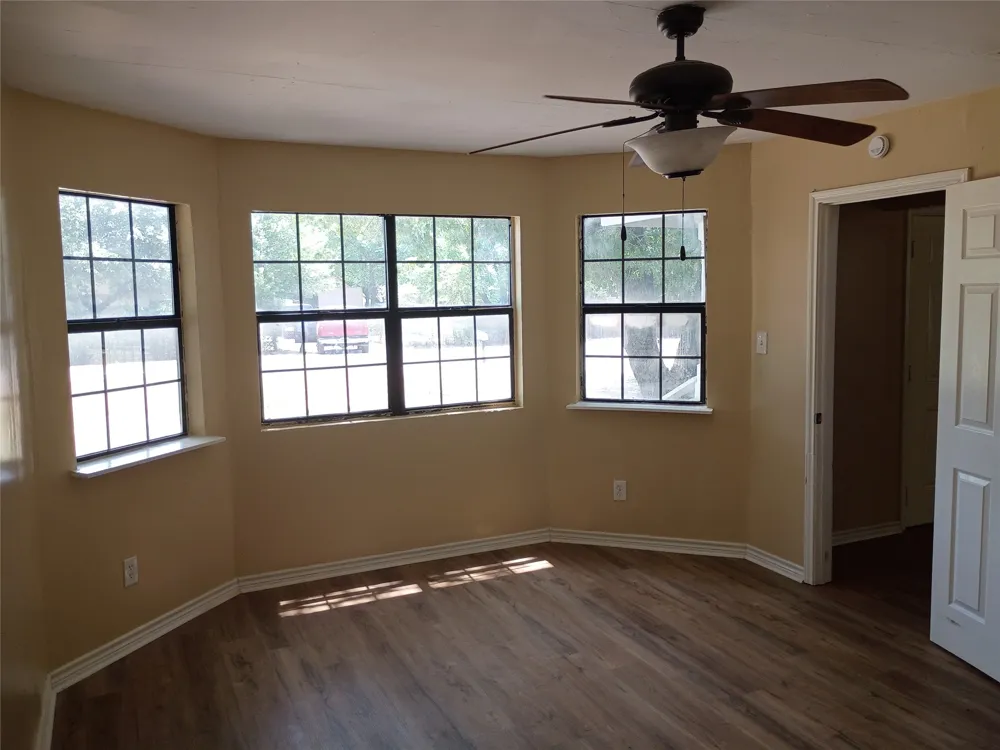 207 Spring Branch Drive Red Oak, TX 75154
