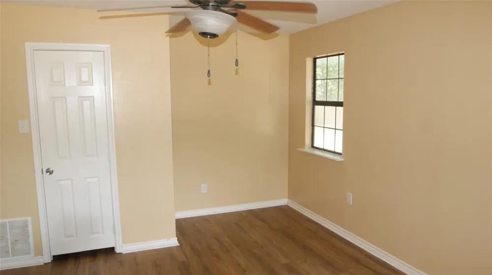 207 Spring Branch Drive Red Oak, TX 75154