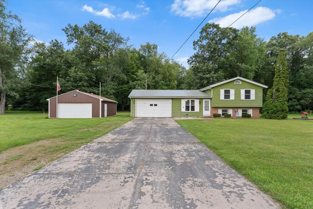 19070 State Line Road Edwardsburg, MI 49112