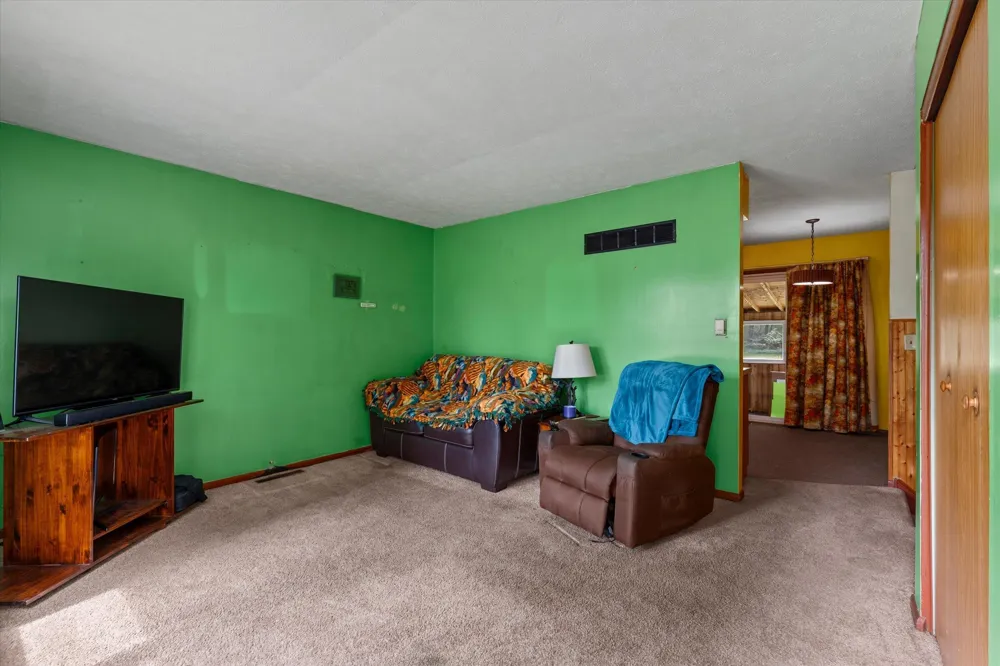 19070 State Line Road Edwardsburg, MI 49112
