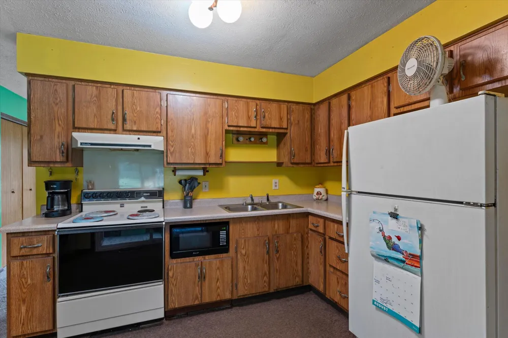 19070 State Line Road Edwardsburg, MI 49112