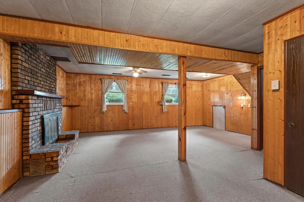 19070 State Line Road Edwardsburg, MI 49112