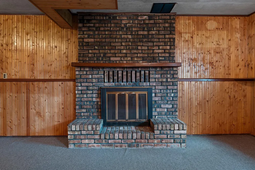19070 State Line Road Edwardsburg, MI 49112