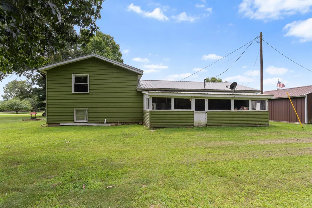 19070 State Line Road Edwardsburg, MI 49112