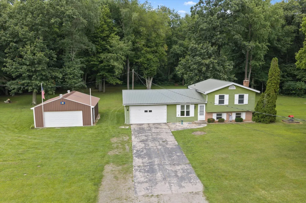 19070 State Line Road Edwardsburg, MI 49112