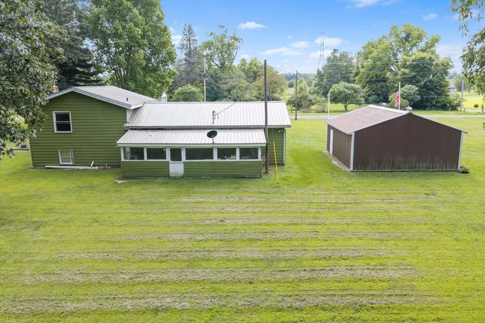 19070 State Line Road Edwardsburg, MI 49112