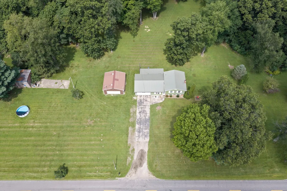 19070 State Line Road Edwardsburg, MI 49112