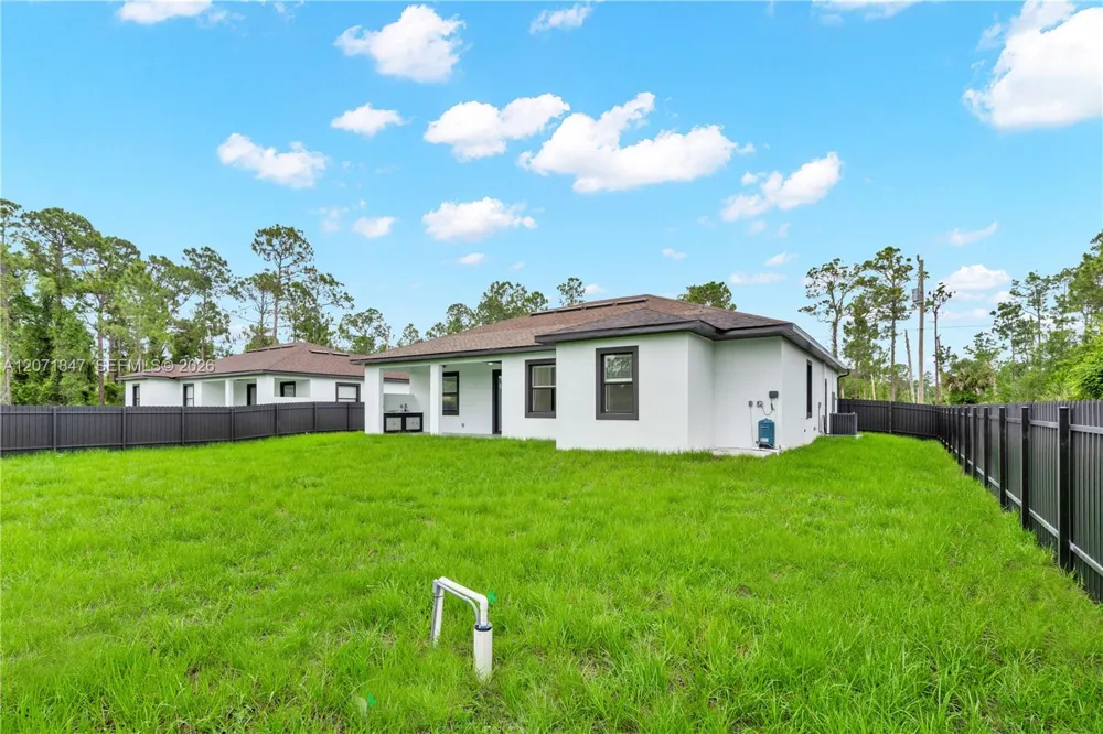 1047 Merry St Lehigh Acres, FL 33974