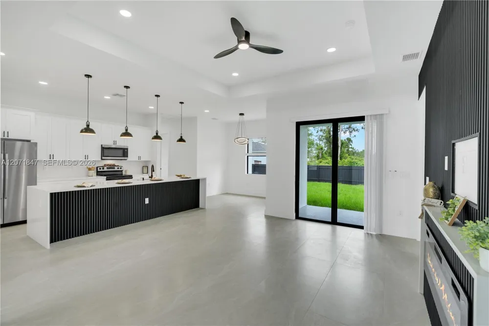 1047 Merry St Lehigh Acres, FL 33974