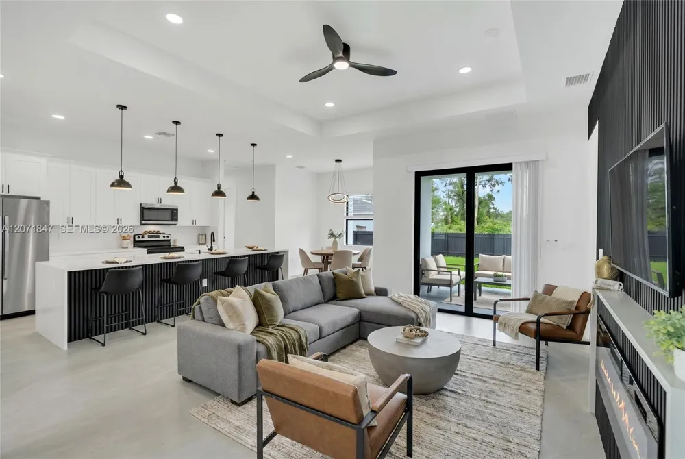 1047 Merry St Lehigh Acres, FL 33974
