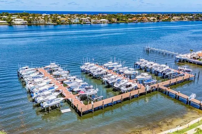135 YACHT CLUB WAY #305 Hypoluxo, FL 33462