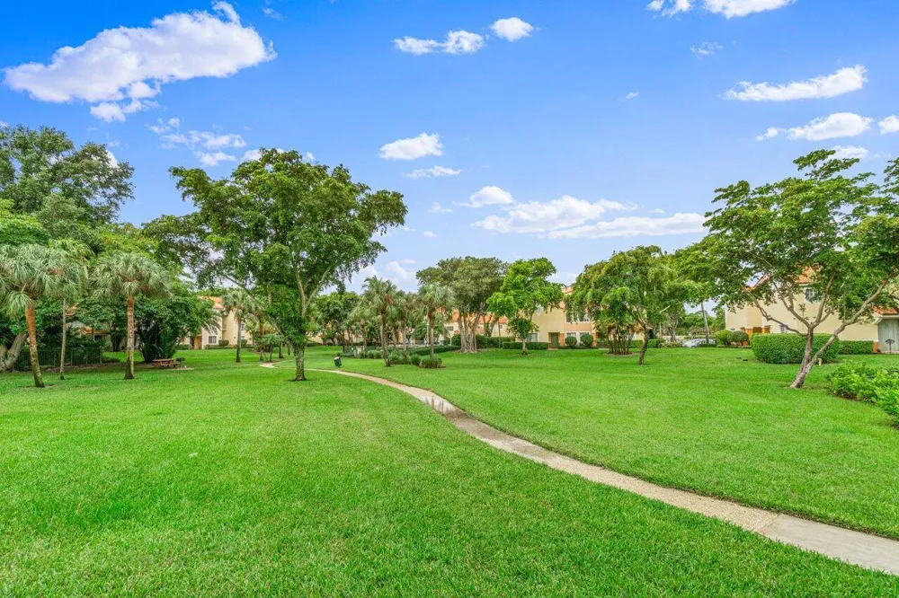 135 YACHT CLUB WAY #305 Hypoluxo, FL 33462