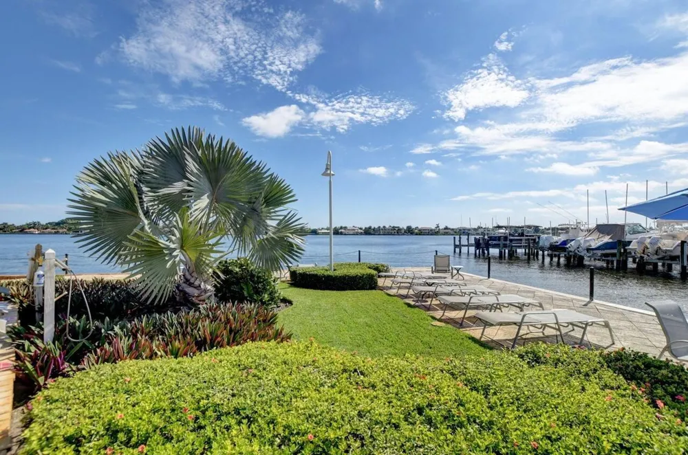 135 YACHT CLUB WAY #305 Hypoluxo, FL 33462