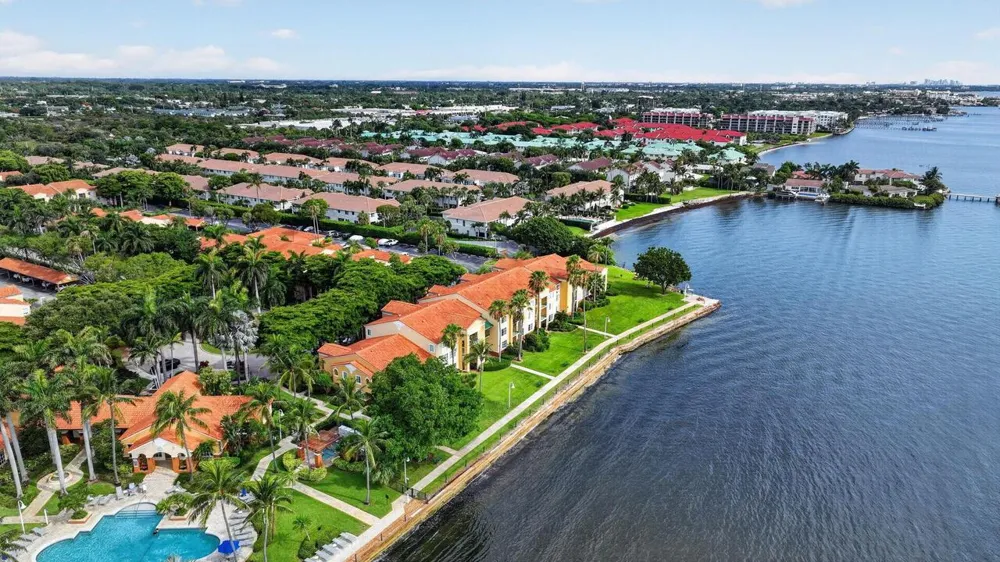 135 YACHT CLUB WAY #305 Hypoluxo, FL 33462