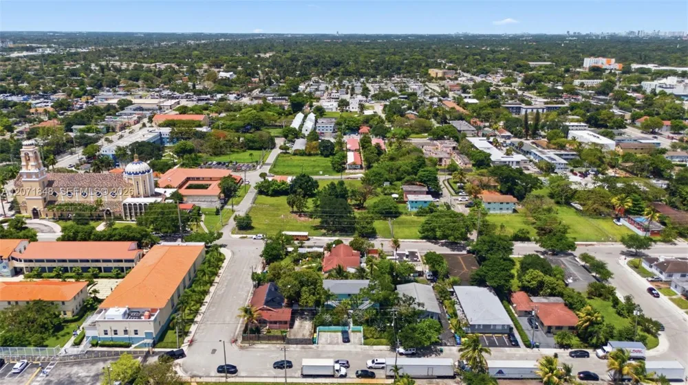 127 NW 74th St #2 Miami, FL 33150