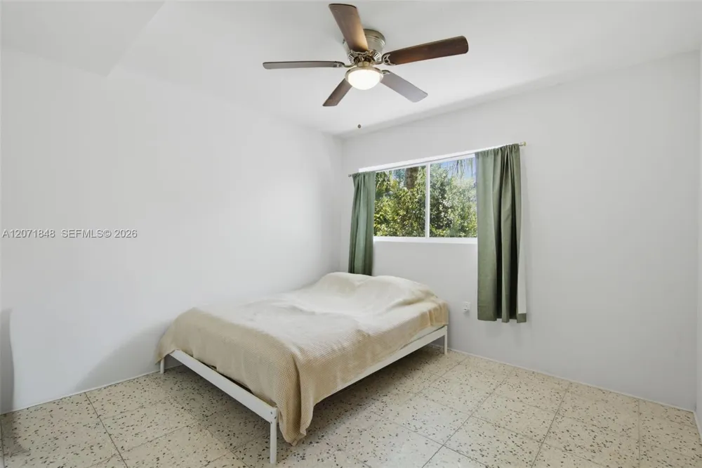 127 NW 74th St #2 Miami, FL 33150