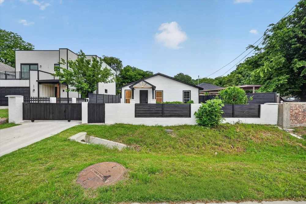 538 Pemberton Hill Road Dallas, TX 75217