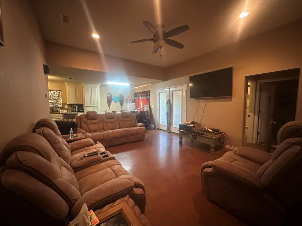 1550 Three Skillet Road Springtown, TX 76082