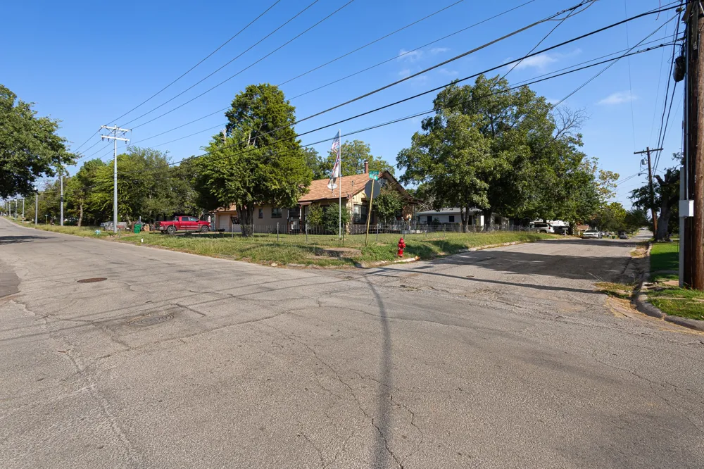 301 W Nelson Street Bowie, TX 76230