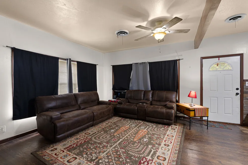 301 W Nelson Street Bowie, TX 76230