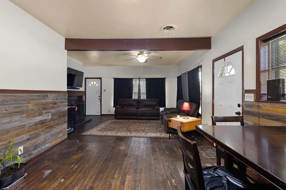 301 W Nelson Street Bowie, TX 76230