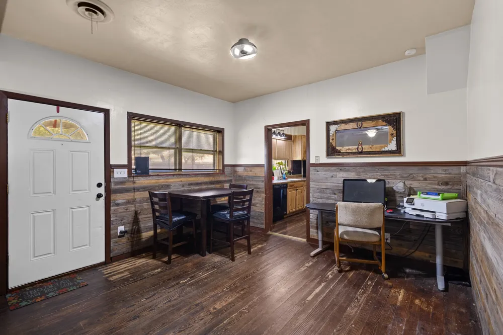 301 W Nelson Street Bowie, TX 76230
