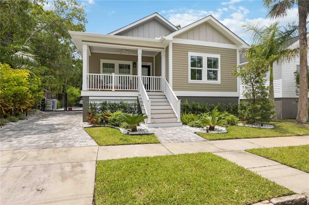 1623 8TH AVENUE W Bradenton, FL 34205