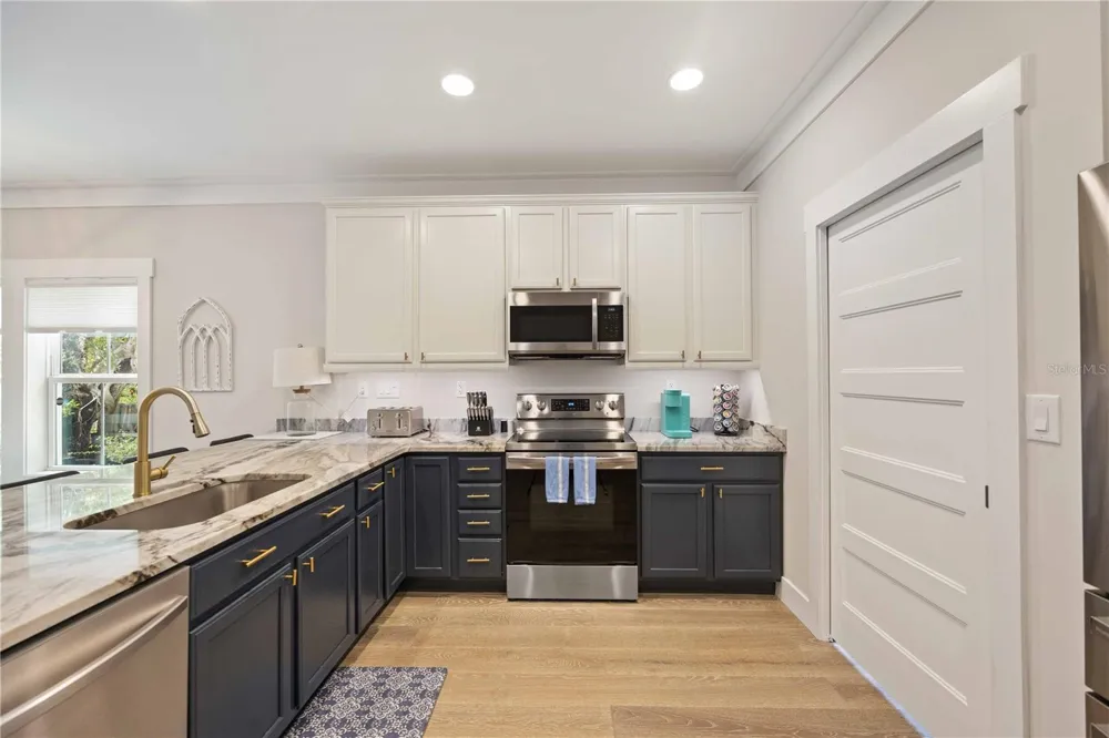 1623 8TH AVENUE W Bradenton, FL 34205