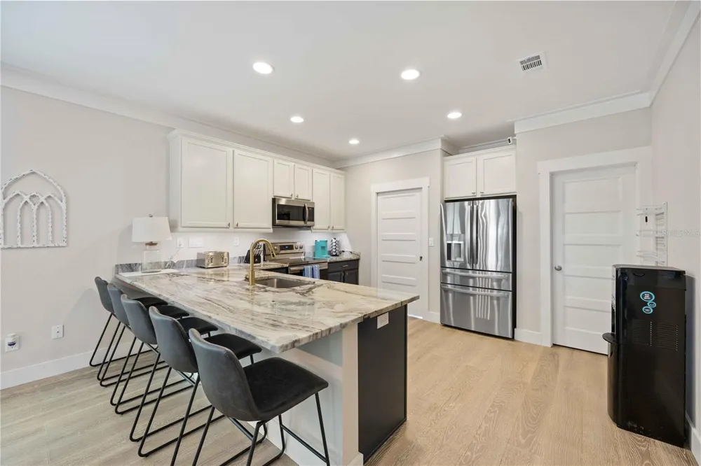 1623 8TH AVENUE W Bradenton, FL 34205