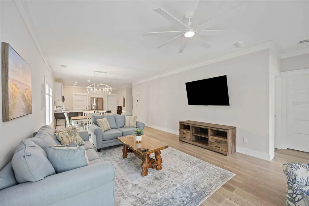 1623 8TH AVENUE W Bradenton, FL 34205