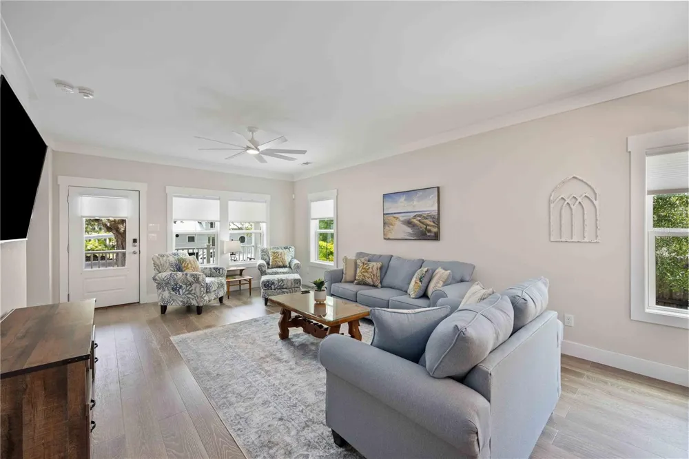 1623 8TH AVENUE W Bradenton, FL 34205