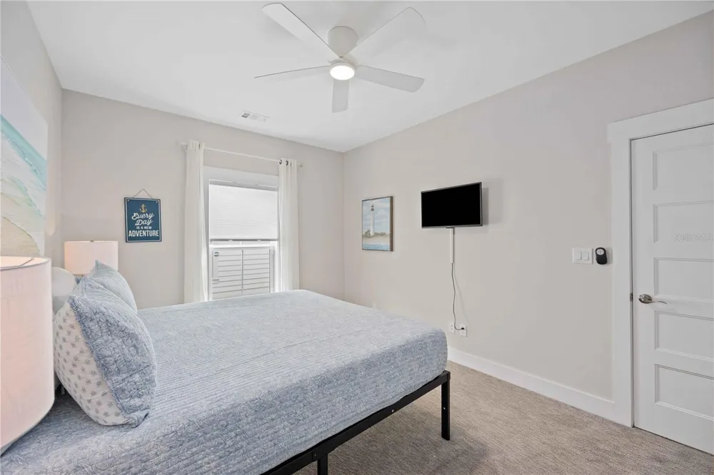 1623 8TH AVENUE W Bradenton, FL 34205