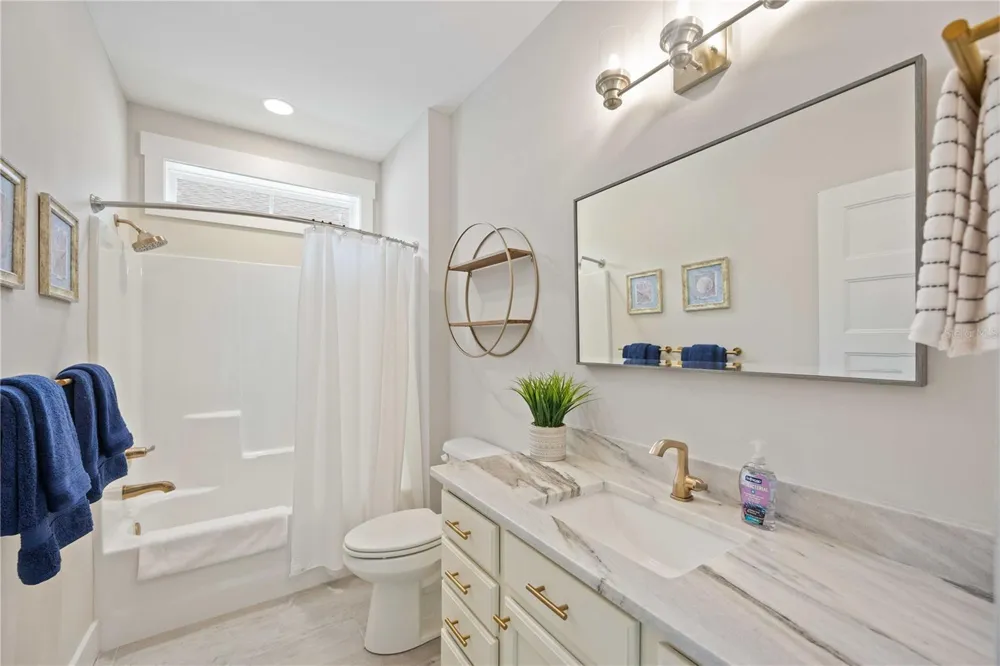 1623 8TH AVENUE W Bradenton, FL 34205