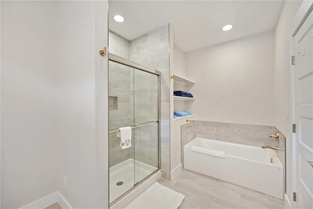 1623 8TH AVENUE W Bradenton, FL 34205