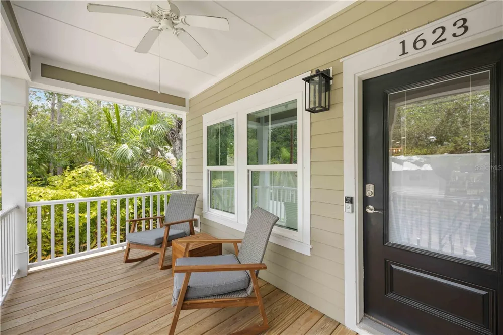 1623 8TH AVENUE W Bradenton, FL 34205