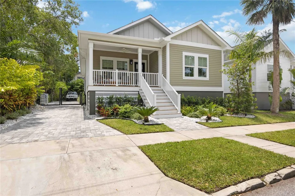 1623 8TH AVENUE W Bradenton, FL 34205