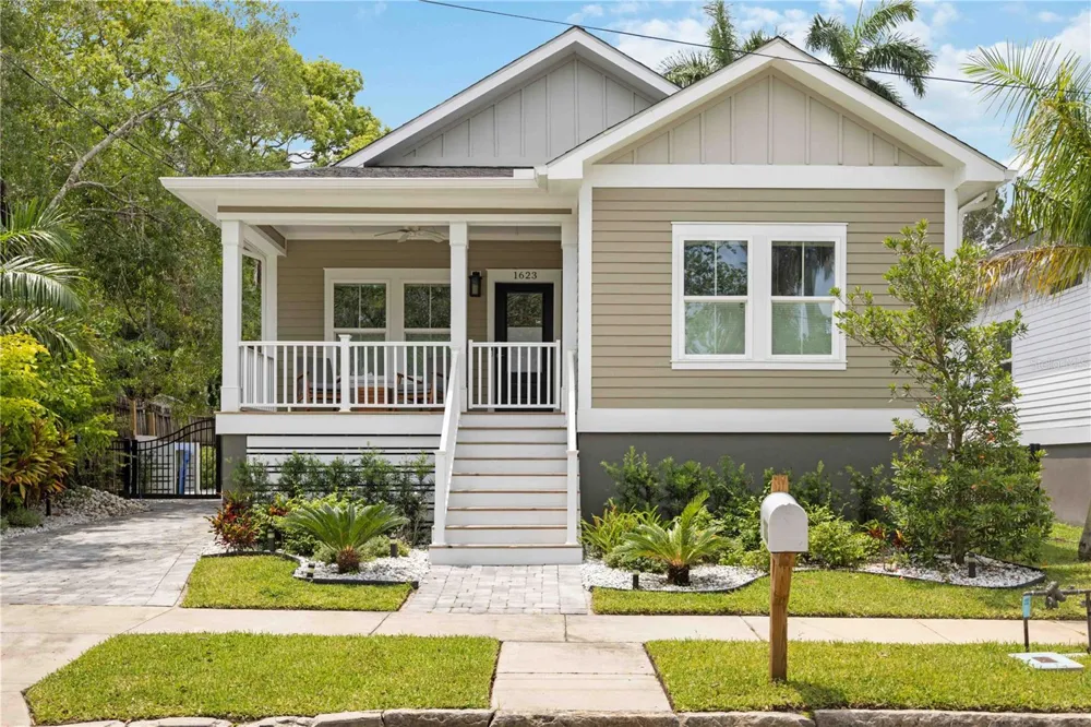1623 8TH AVENUE W Bradenton, FL 34205