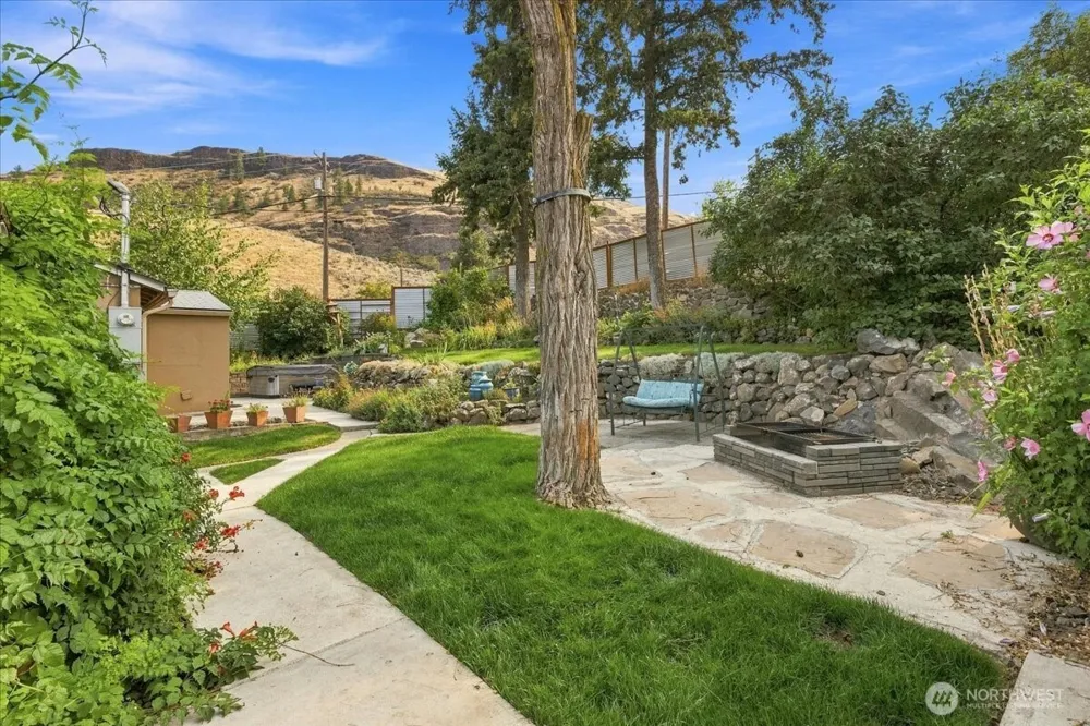 810 Spokane Way Grand Coulee, WA 99133