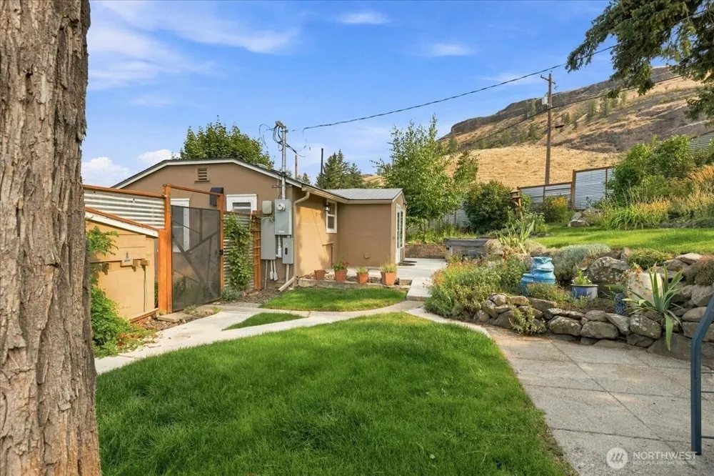 810 Spokane Way Grand Coulee, WA 99133