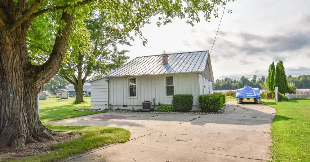 416 W Russell Drive Ovid Township, MI 49036