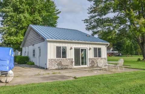 416 W Russell Drive