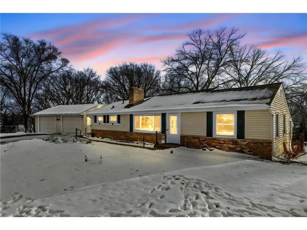 6015 Aspen Road Mound, MN 55364