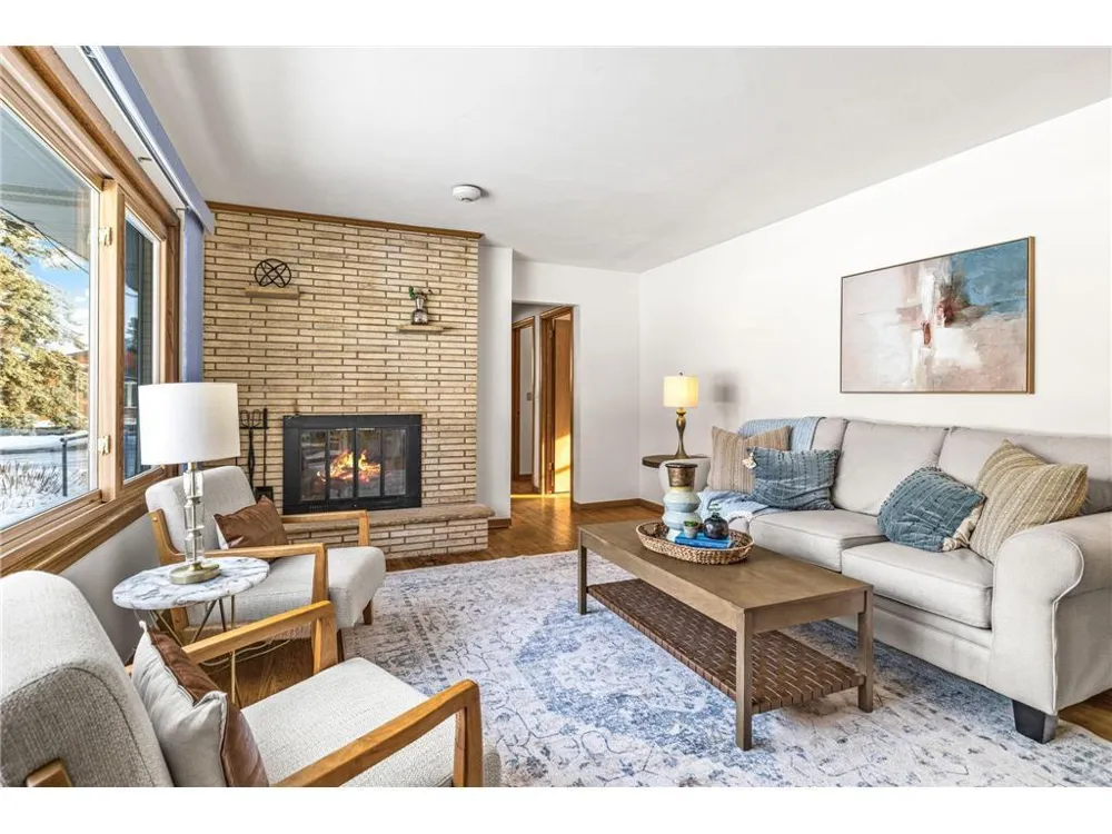 6015 Aspen Road Mound, MN 55364