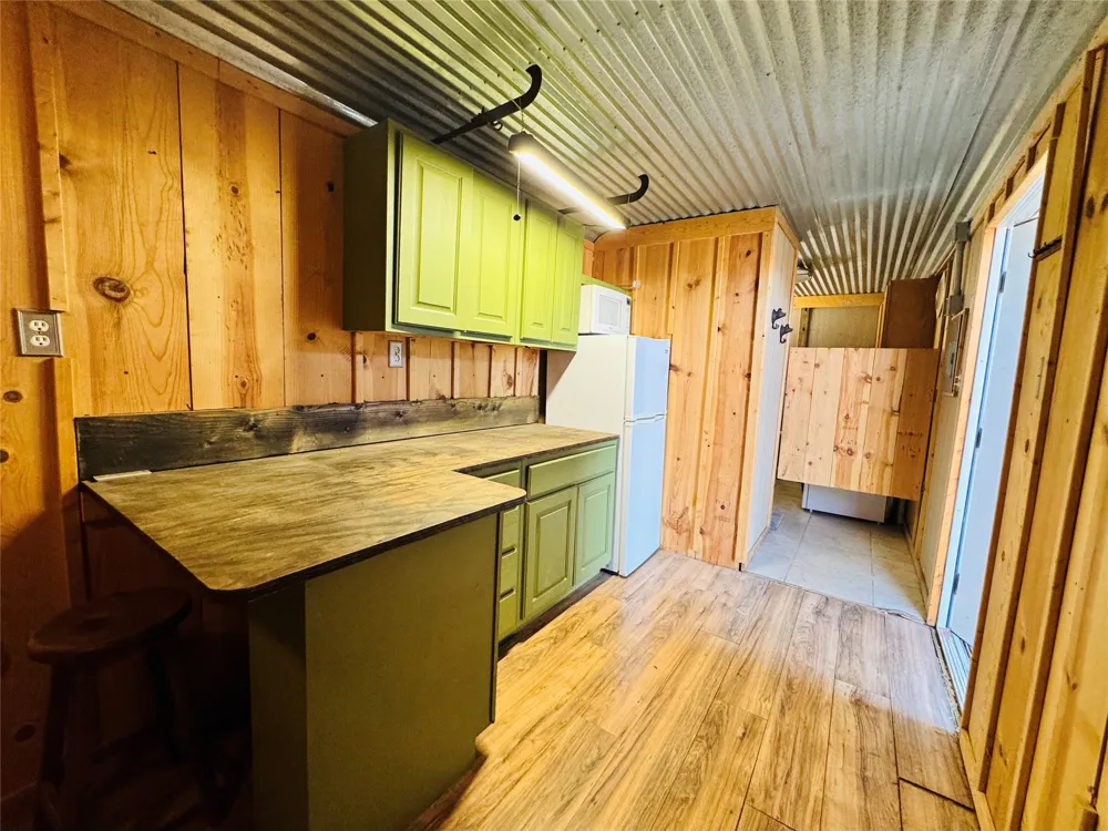 225 AVE J Anson, TX 79501