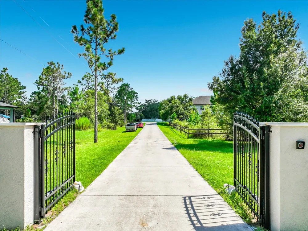 19504 ROBERTSON STREET Orlando, FL 32833